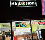Maje Sushi inside