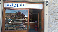 Pizzeria Stella Marina outside