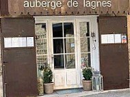 Auberge De Lagnes outside