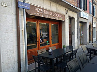 Pizzeria Del Corso inside