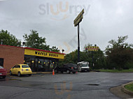 Staunton Waffle House outside