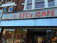 Syl's Cafe outside