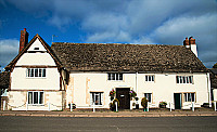 The White Hart at Fyfield outside