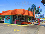 Pete's Drive-in food