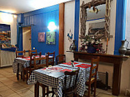 Ouzeri-Kafeneion inside