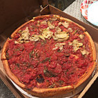Zachary's Chicago Pizza food