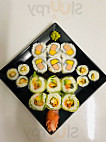 Sushi Des Allees food