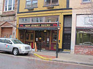 Foster's Main Street Tavern outside