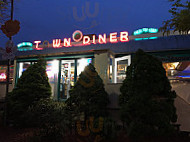 Deluxe Town Diner inside