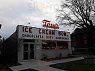 Tom's Ice Cream Bowl outside
