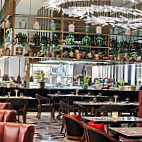 Brasserie Boulud inside