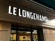 Le Longchamp outside