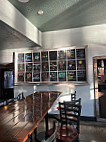 Grove Restaurant & Bar, The inside