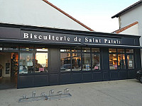 Biscuiterie De Saint Palais outside