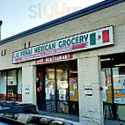 Las Penas Mexican Grocery outside
