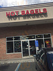 Hot Bagels outside