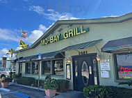 Mo-bay Grill outside