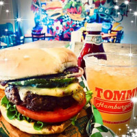 Tommy's Hamburger Grill Patio food