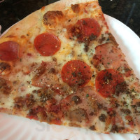 Bobby Lupo's Pizza food