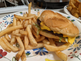 Kidd Valley Burger & Shakes food