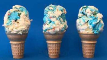 Frosty's Ice Cream inside
