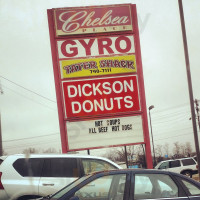 Dickson Donuts outside
