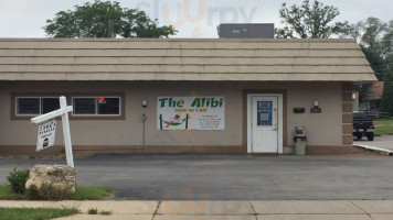 The Alibi, Bonnie's Grill outside