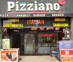 Pizziano outside