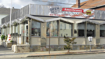 Americana Diner outside