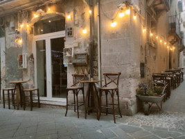 Taverna Giudecca Ortigia inside