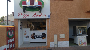 Pizza Loulou inside