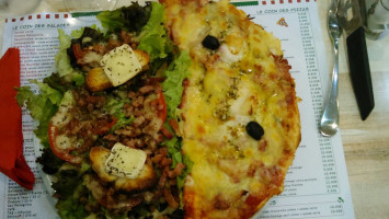 Casale Pizza Sarl food