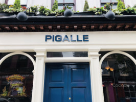 Pigalle Kitchen outside