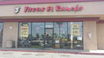 Tacos El Rancho outside