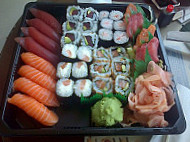 Be Sushi With Love food