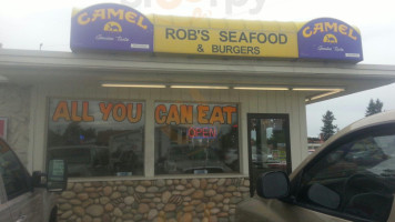 Rob's Seafoods Burgers outside