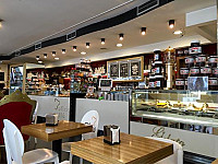 Sfizo Cafe inside