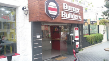 Burger Builders inside