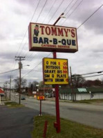 Tommys Barbecue outside