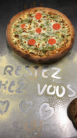 La Pizzeria Du Rocher food