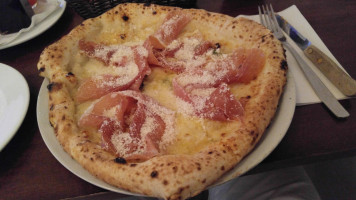 Pizzeria Via Mercanti food