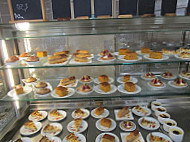 Cafeteria Des Lacs food