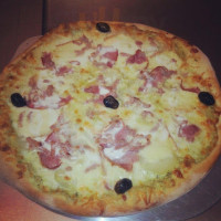 Pizz N Love food