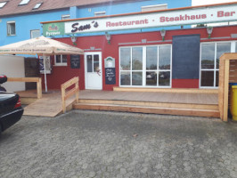 Sam's -steakhaus outside