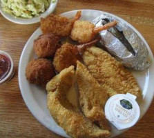 Fred's Fish House food