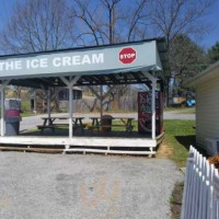 The Ice Cream Stop outside