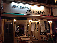 La Brasserie Italiana inside