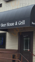 929 Beer House Grill food