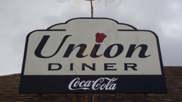 Union Diner inside