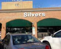 Silvers Grill outside